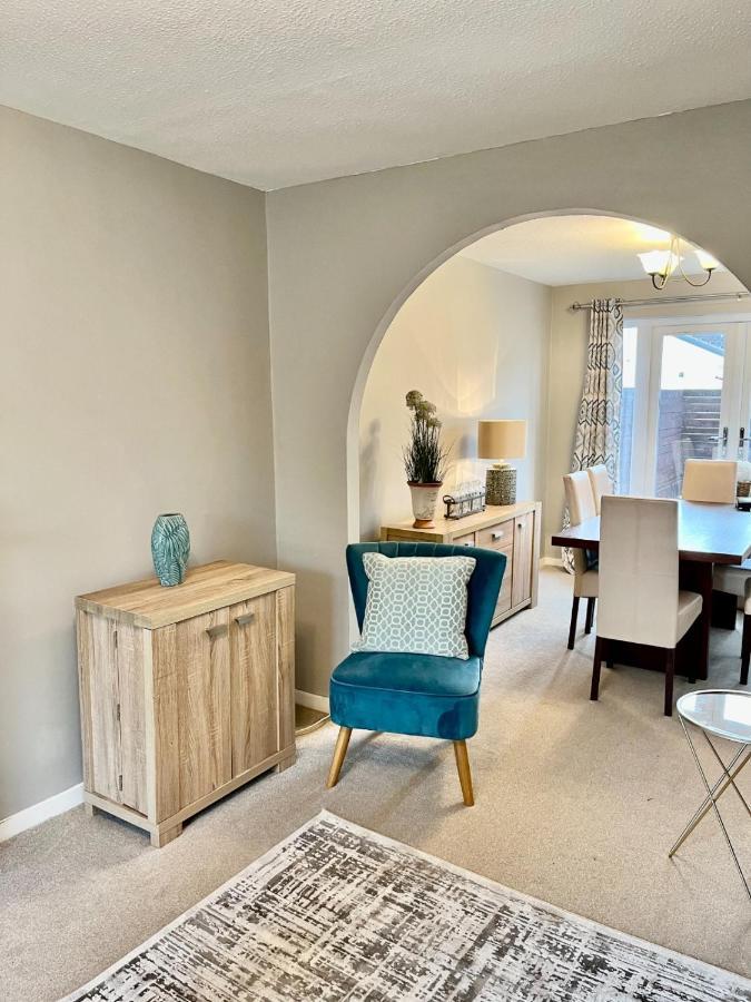 Canada House - Sleeps 6 -3 King Or 6 Single Ideal For Contractors Warrington Eksteriør bilde